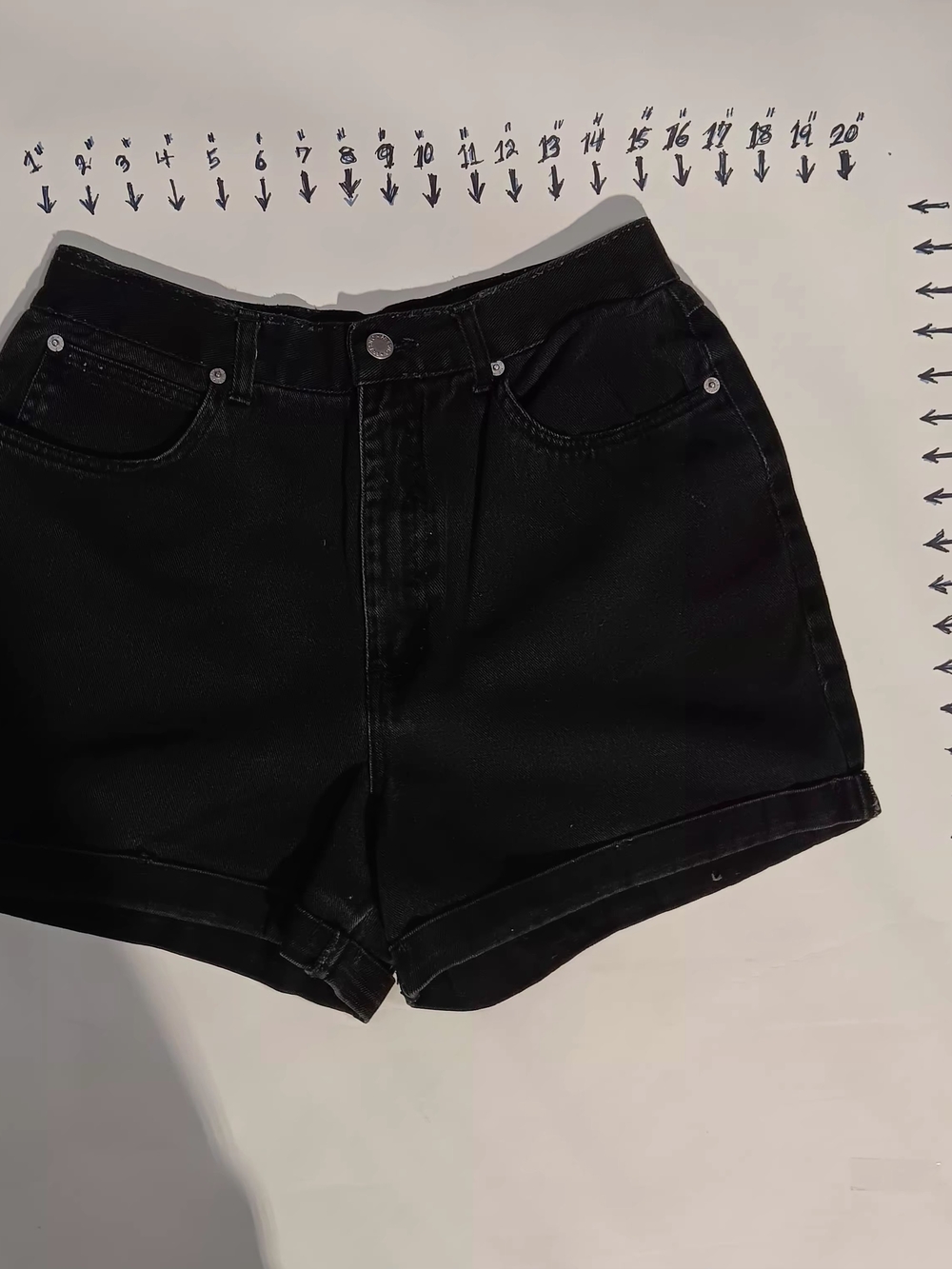 Women’s 80s Black High-Rise Rolled-Hem Jean Shorts